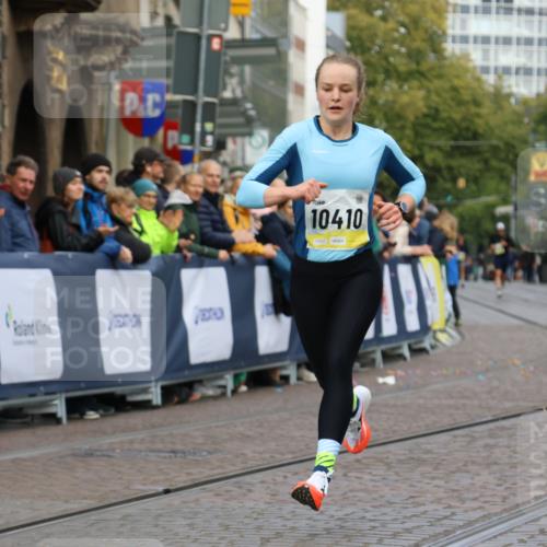 05.10.2025 - 20. swb-Marathon Bremen Strokosch-Dieckow http://msf.ph/oto/9220346 05.10.2025 10:34:52 Ziel 10410 meine-sportfotos.de