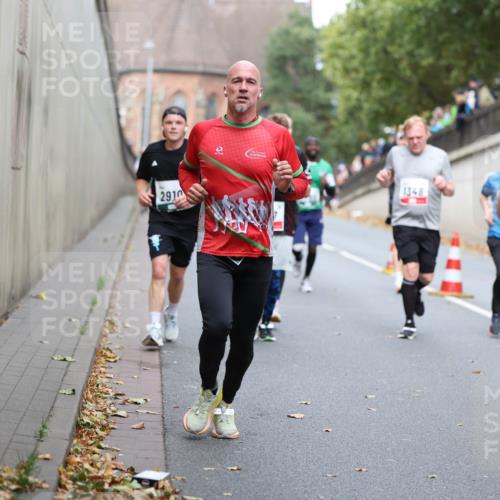 05.10.2025 - 20. swb-Marathon Bremen Michael Strokosch http://msf.ph/oto/9220351 05.10.2025 12:48:17 Laufen 2910, 1348, 60 meine-sportfotos.de