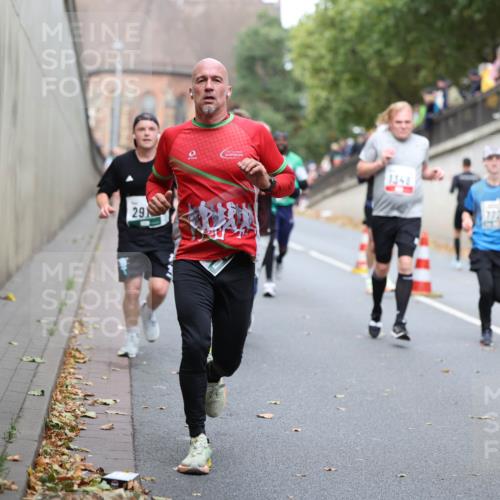 05.10.2025 - 20. swb-Marathon Bremen Michael Strokosch http://msf.ph/oto/9220353 05.10.2025 12:48:17 Laufen 29 meine-sportfotos.de