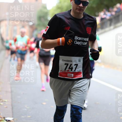 05.10.2025 - 20. swb-Marathon Bremen Michael Strokosch http://msf.ph/oto/9220366 05.10.2025 12:48:20 Laufen 747 meine-sportfotos.de