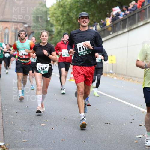 05.10.2025 - 20. swb-Marathon Bremen Michael Strokosch http://msf.ph/oto/9220383 05.10.2025 12:48:25 Laufen 6193, 530, 847, 4216 meine-sportfotos.de