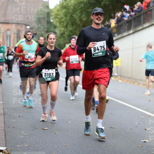 05.10.2025 - 20. swb-Marathon Bremen Michael Strokosch http://msf.ph/oto/9220385 05.10.2025 12:48:25 Laufen 6193, 5309, 8475, 42, 18 meine-sportfotos.de
