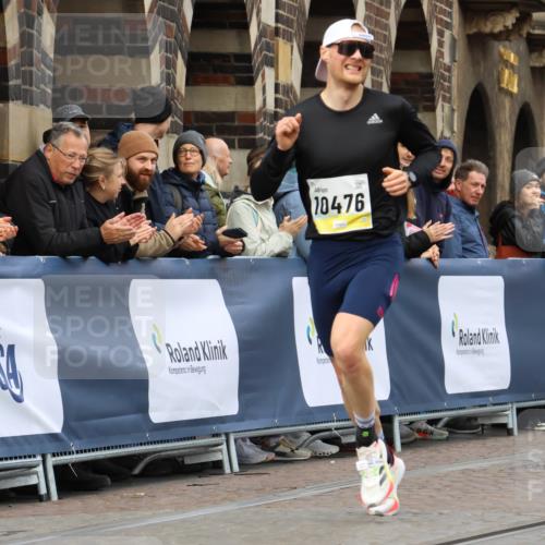 05.10.2025 - 20. swb-Marathon Bremen Strokosch-Dieckow http://msf.ph/oto/9220387 05.10.2025 10:35:09 Ziel 10476, 11443 meine-sportfotos.de