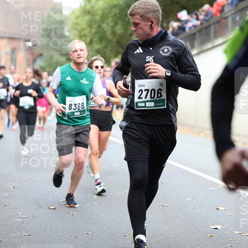05.10.2025 - 20. swb-Marathon Bremen Michael Strokosch http://msf.ph/oto/9220397 05.10.2025 12:48:30 Laufen 8368, 2706 meine-sportfotos.de