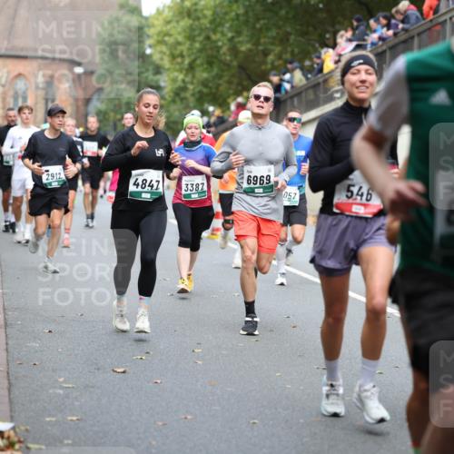 05.10.2025 - 20. swb-Marathon Bremen Michael Strokosch http://msf.ph/oto/9220401 05.10.2025 12:48:31 Laufen 2912, 4847, 6969, 3387, 057, 546, 8368 meine-sportfotos.de
