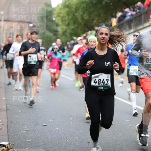 05.10.2025 - 20. swb-Marathon Bremen Michael Strokosch http://msf.ph/oto/9220407 05.10.2025 12:48:33 Laufen 5, 4847, 6052, 6969 meine-sportfotos.de