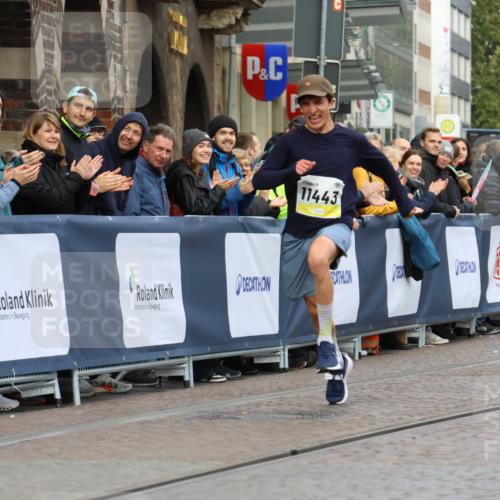 05.10.2025 - 20. swb-Marathon Bremen Strokosch-Dieckow http://msf.ph/oto/9220416 05.10.2025 10:35:14 Ziel 11443 meine-sportfotos.de