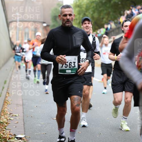 05.10.2025 - 20. swb-Marathon Bremen Michael Strokosch http://msf.ph/oto/9220423 05.10.2025 12:48:37 Laufen 7563, 60, 17 meine-sportfotos.de