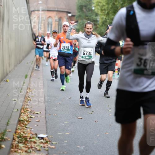 05.10.2025 - 20. swb-Marathon Bremen Michael Strokosch http://msf.ph/oto/9220427 05.10.2025 12:48:38 Laufen 1084, 3979, 5731, 360 meine-sportfotos.de