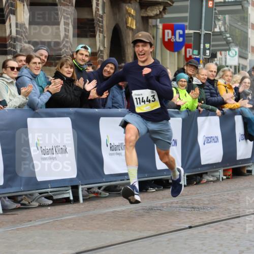 05.10.2025 - 20. swb-Marathon Bremen Strokosch-Dieckow http://msf.ph/oto/9220432 05.10.2025 10:35:14 Ziel 11443 meine-sportfotos.de