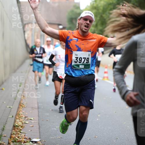 05.10.2025 - 20. swb-Marathon Bremen Michael Strokosch http://msf.ph/oto/9220438 05.10.2025 12:48:40 Laufen 08, 3979, 5731 meine-sportfotos.de