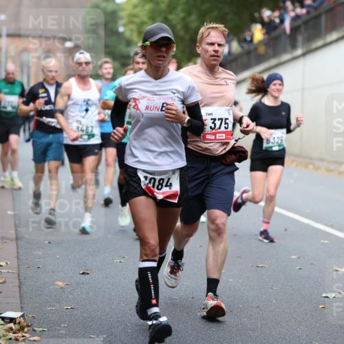 05.10.2025 - 20. swb-Marathon Bremen Michael Strokosch http://msf.ph/oto/9220443 05.10.2025 12:48:42 Laufen 3467, 084, 375, 01755, 6325, 7702 meine-sportfotos.de