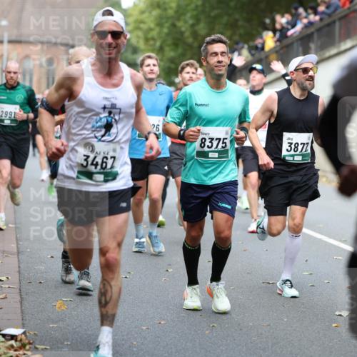 05.10.2025 - 20. swb-Marathon Bremen Michael Strokosch http://msf.ph/oto/9220449 05.10.2025 12:48:43 Laufen 2991, 4, 3467, 26, 8375, 3872, 28 meine-sportfotos.de