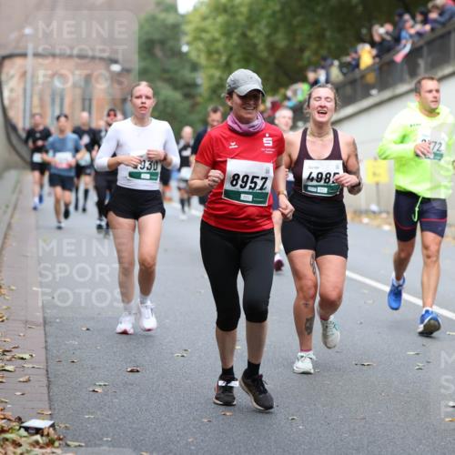 05.10.2025 - 20. swb-Marathon Bremen Michael Strokosch http://msf.ph/oto/9220465 05.10.2025 12:48:48 Laufen 930, 8957, 4985, 72 meine-sportfotos.de