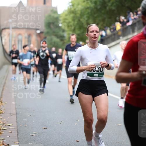 05.10.2025 - 20. swb-Marathon Bremen Michael Strokosch http://msf.ph/oto/9220470 05.10.2025 12:48:49 Laufen 96, 330, 8957 meine-sportfotos.de