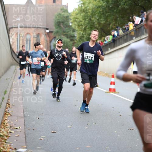 05.10.2025 - 20. swb-Marathon Bremen Michael Strokosch http://msf.ph/oto/9220471 05.10.2025 12:48:50 Laufen 1178, 6838 meine-sportfotos.de