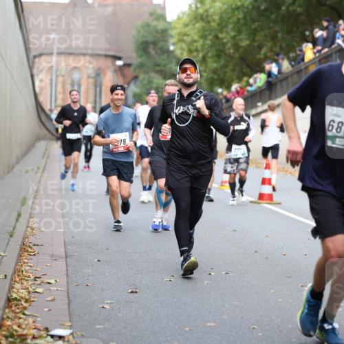05.10.2025 - 20. swb-Marathon Bremen Michael Strokosch http://msf.ph/oto/9220476 05.10.2025 12:48:51 Laufen 78, 93, 6838 meine-sportfotos.de