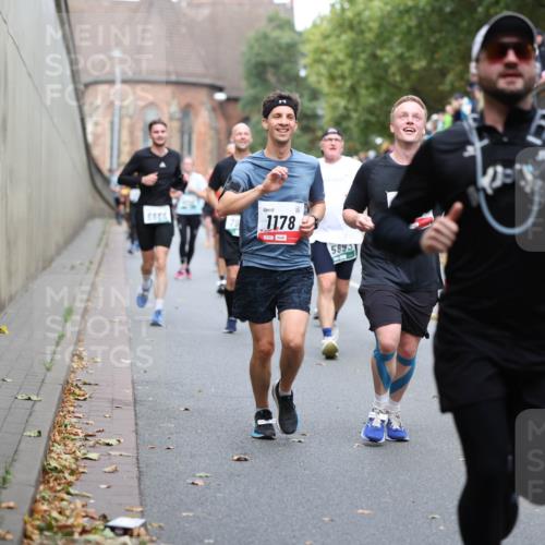 05.10.2025 - 20. swb-Marathon Bremen Michael Strokosch http://msf.ph/oto/9220481 05.10.2025 12:48:53 Laufen 6666, 1178, 5893 meine-sportfotos.de