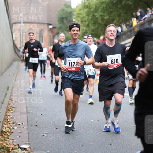 05.10.2025 - 20. swb-Marathon Bremen Michael Strokosch http://msf.ph/oto/9220482 05.10.2025 12:48:53 Laufen 6, 16, 1178, 5893 meine-sportfotos.de