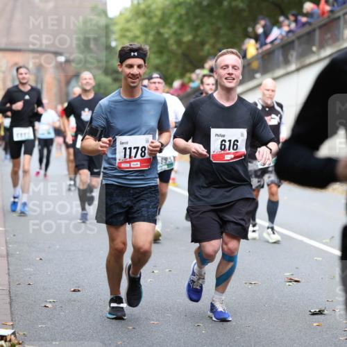 05.10.2025 - 20. swb-Marathon Bremen Michael Strokosch http://msf.ph/oto/9220483 05.10.2025 12:48:53 Laufen 1178, 01161, 616 meine-sportfotos.de