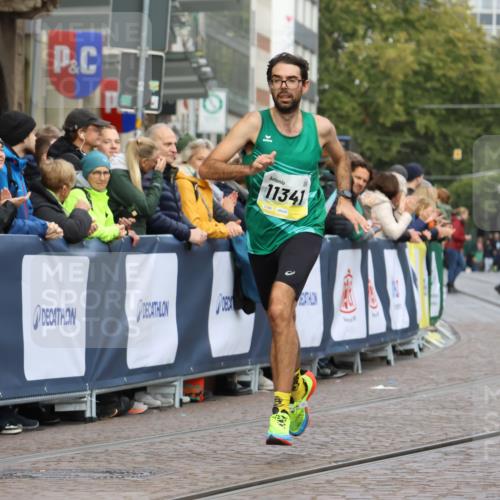 05.10.2025 - 20. swb-Marathon Bremen Strokosch-Dieckow http://msf.ph/oto/9220492 05.10.2025 10:35:29 Ziel 9340, 9697, 10538, 11341 meine-sportfotos.de