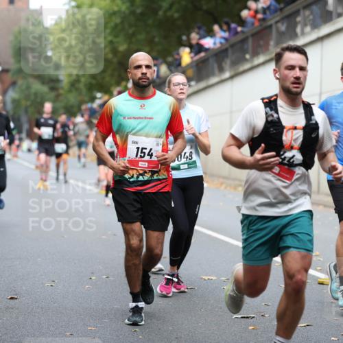 05.10.2025 - 20. swb-Marathon Bremen Michael Strokosch http://msf.ph/oto/9220498 05.10.2025 12:48:59 Laufen 20, 154, 049, 4565 meine-sportfotos.de