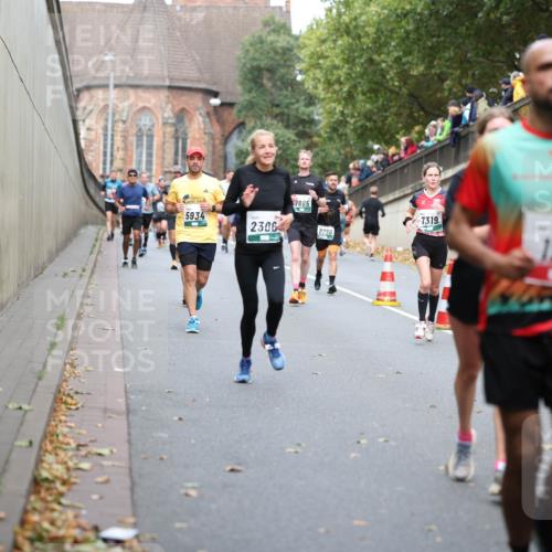 05.10.2025 - 20. swb-Marathon Bremen Michael Strokosch http://msf.ph/oto/9220500 05.10.2025 12:49:00 Laufen 5934, 2306, 1885, 8290, 7319, 154, 8045 meine-sportfotos.de