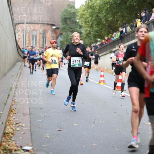 05.10.2025 - 20. swb-Marathon Bremen Michael Strokosch http://msf.ph/oto/9220501 05.10.2025 12:49:00 Laufen 5934, 2306, 154 meine-sportfotos.de
