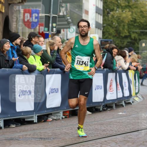 05.10.2025 - 20. swb-Marathon Bremen Strokosch-Dieckow http://msf.ph/oto/9220502 05.10.2025 10:35:29 Ziel 9340, 9697, 10538, 11341 meine-sportfotos.de