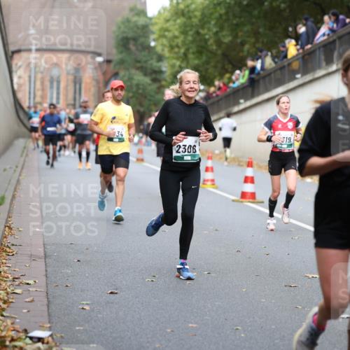 05.10.2025 - 20. swb-Marathon Bremen Michael Strokosch http://msf.ph/oto/9220504 05.10.2025 12:49:01 Laufen 34, 2306, 319 meine-sportfotos.de