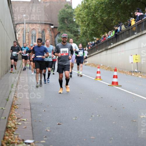05.10.2025 - 20. swb-Marathon Bremen Michael Strokosch http://msf.ph/oto/9220518 05.10.2025 12:49:07 Laufen 1705, 4409, 2096, 9 meine-sportfotos.de