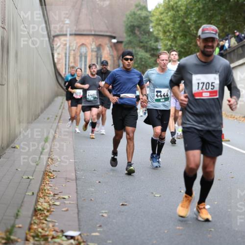 05.10.2025 - 20. swb-Marathon Bremen Michael Strokosch http://msf.ph/oto/9220521 05.10.2025 12:49:09 Laufen 1019, 4409, 4444, 1705 meine-sportfotos.de