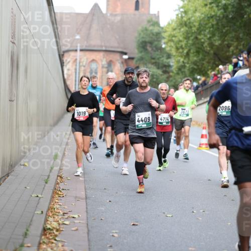 05.10.2025 - 20. swb-Marathon Bremen Michael Strokosch http://msf.ph/oto/9220525 05.10.2025 12:49:11 Laufen 1019, 3673, 4409, 4714, 2096 meine-sportfotos.de