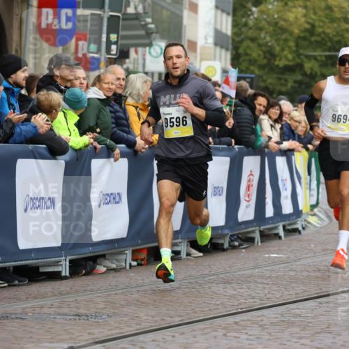 05.10.2025 - 20. swb-Marathon Bremen Strokosch-Dieckow http://msf.ph/oto/9220534 05.10.2025 10:35:39 Ziel 9596, 9697, 10538 meine-sportfotos.de