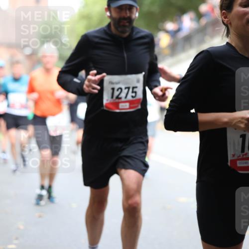 05.10.2025 - 20. swb-Marathon Bremen Michael Strokosch http://msf.ph/oto/9220536 05.10.2025 12:49:15 Laufen 1275, 1019, 00246 meine-sportfotos.de