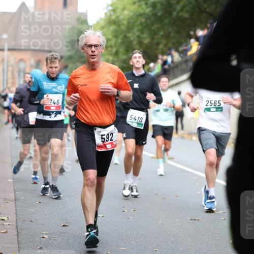 05.10.2025 - 20. swb-Marathon Bremen Michael Strokosch http://msf.ph/oto/9220537 05.10.2025 12:49:16 Laufen 10, 146, 592, 5410, 2565 meine-sportfotos.de