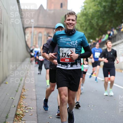 05.10.2025 - 20. swb-Marathon Bremen Michael Strokosch http://msf.ph/oto/9220541 05.10.2025 12:49:18 Laufen 10, 174 meine-sportfotos.de