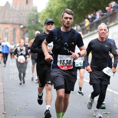 05.10.2025 - 20. swb-Marathon Bremen Michael Strokosch http://msf.ph/oto/9220547 05.10.2025 12:49:21 Laufen 25, 1330, 89 meine-sportfotos.de