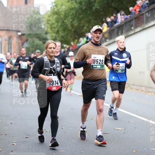 05.10.2025 - 20. swb-Marathon Bremen Michael Strokosch http://msf.ph/oto/9220552 05.10.2025 12:49:23 Laufen 1914, 3526, 212, 54 meine-sportfotos.de