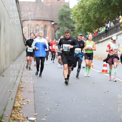 05.10.2025 - 20. swb-Marathon Bremen Michael Strokosch http://msf.ph/oto/9220555 05.10.2025 12:49:25 Laufen 2009, 3019, 6328 meine-sportfotos.de