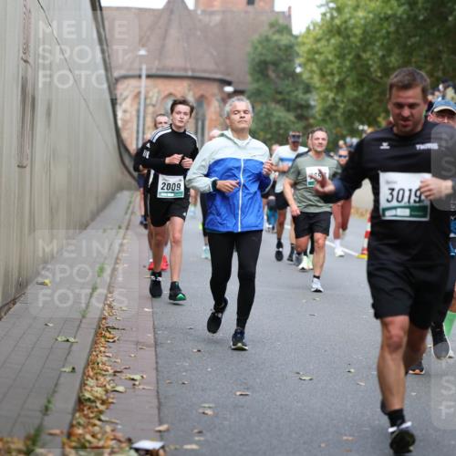 05.10.2025 - 20. swb-Marathon Bremen Michael Strokosch http://msf.ph/oto/9220562 05.10.2025 12:49:27 Laufen 2009, 3019 meine-sportfotos.de