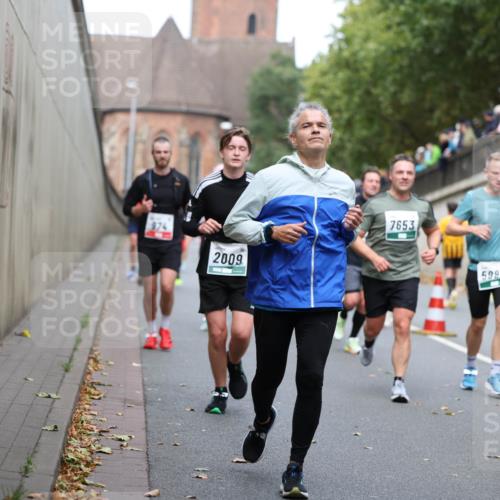 05.10.2025 - 20. swb-Marathon Bremen Michael Strokosch http://msf.ph/oto/9220566 05.10.2025 12:49:28 Laufen 874, 2009, 7653, 5985 meine-sportfotos.de