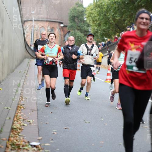 05.10.2025 - 20. swb-Marathon Bremen Michael Strokosch http://msf.ph/oto/9220579 05.10.2025 12:49:34 Laufen 14, 96, 54, 1997 meine-sportfotos.de