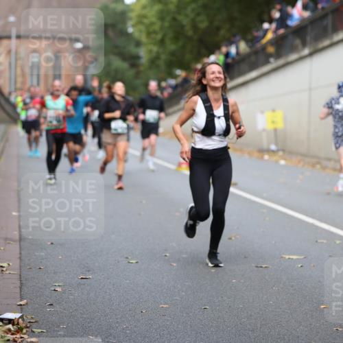 05.10.2025 - 20. swb-Marathon Bremen Michael Strokosch http://msf.ph/oto/9220605 05.10.2025 12:49:46 Laufen  meine-sportfotos.de