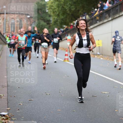 05.10.2025 - 20. swb-Marathon Bremen Michael Strokosch http://msf.ph/oto/9220606 05.10.2025 12:49:46 Laufen  meine-sportfotos.de