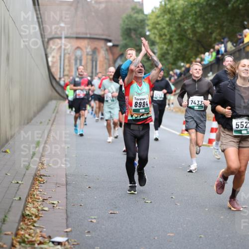 05.10.2025 - 20. swb-Marathon Bremen Michael Strokosch http://msf.ph/oto/9220614 05.10.2025 12:49:49 Laufen 14, 8984, 7433, 5522 meine-sportfotos.de