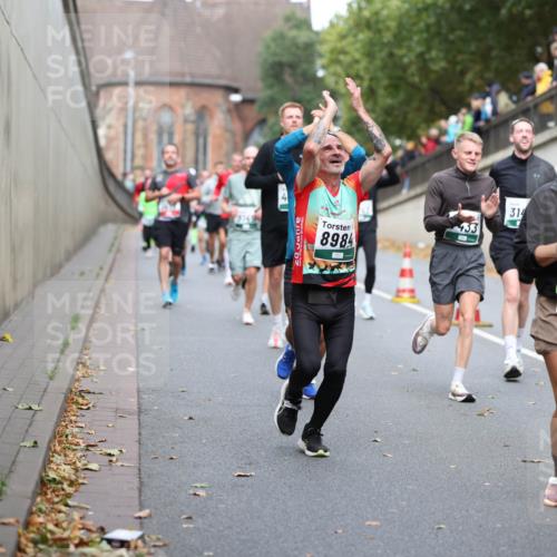 05.10.2025 - 20. swb-Marathon Bremen Michael Strokosch http://msf.ph/oto/9220615 05.10.2025 12:49:49 Laufen 20, 433, 8984, 314, 5527 meine-sportfotos.de