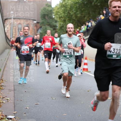 05.10.2025 - 20. swb-Marathon Bremen Michael Strokosch http://msf.ph/oto/9220626 05.10.2025 12:49:52 Laufen 1478, 5884, 4322, 6145 meine-sportfotos.de