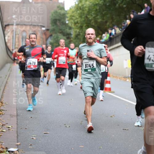 05.10.2025 - 20. swb-Marathon Bremen Michael Strokosch http://msf.ph/oto/9220627 05.10.2025 12:49:52 Laufen 2, 1478, 5884, 6145, 10, 4322 meine-sportfotos.de