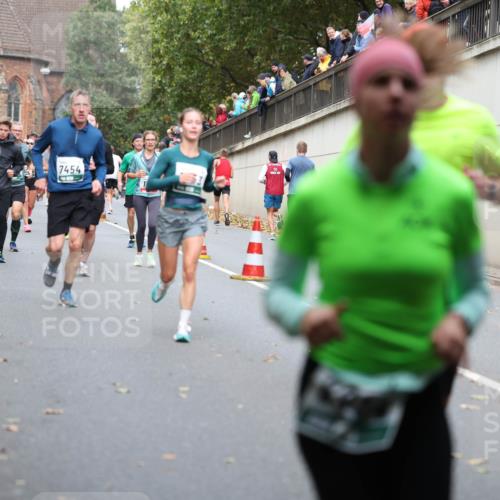 05.10.2025 - 20. swb-Marathon Bremen Michael Strokosch http://msf.ph/oto/9220647 05.10.2025 12:50:01 Laufen 7454 meine-sportfotos.de